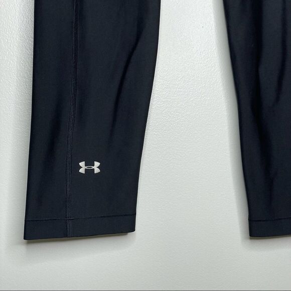 under armour || black capri legging stretch active - Picture 2 of 6